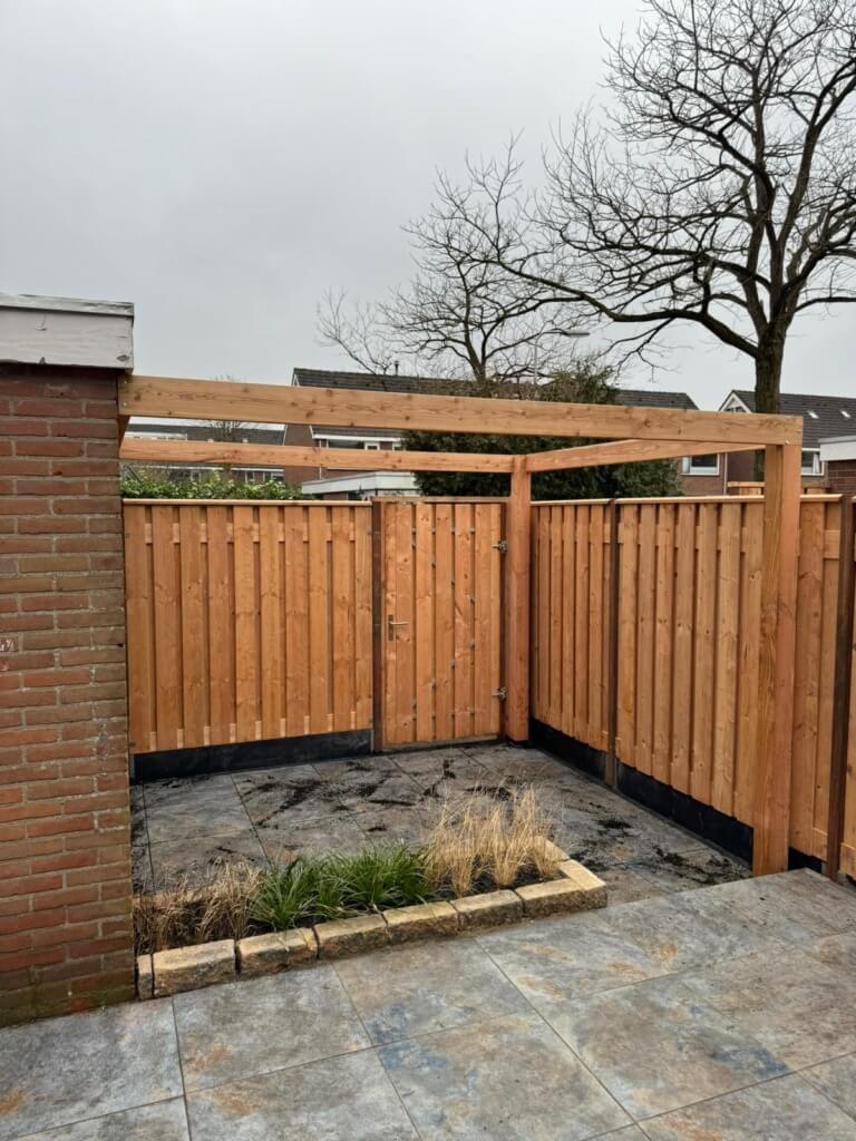 Schuttingwerk door Hoveniersbedrijfdegoeij.nl