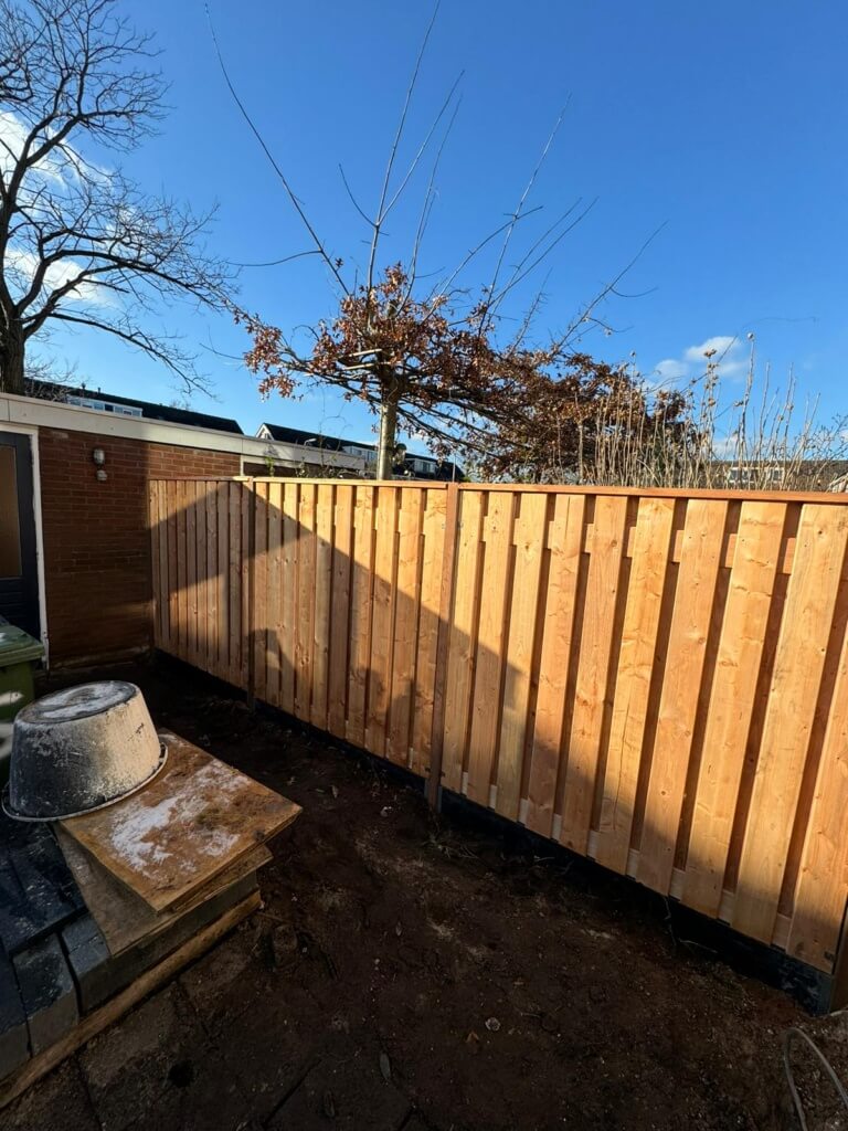 Schuttingwerk door Hoveniersbedrijfdegoeij.nl