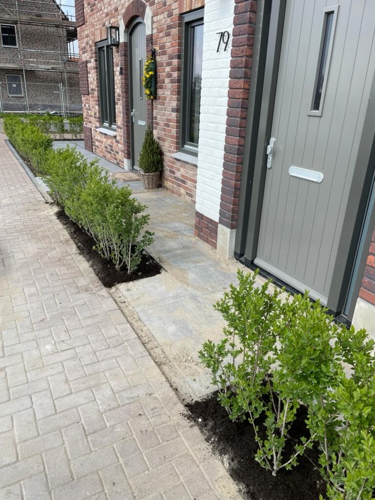 Tuinaanleg en straatwerk door Hoveniersbedrijfdegoeij.nl