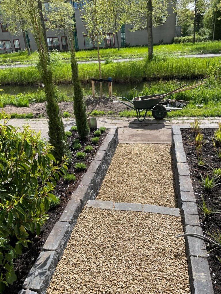 Tuinaanleg en straatwerk door Hoveniersbedrijfdegoeij.nl